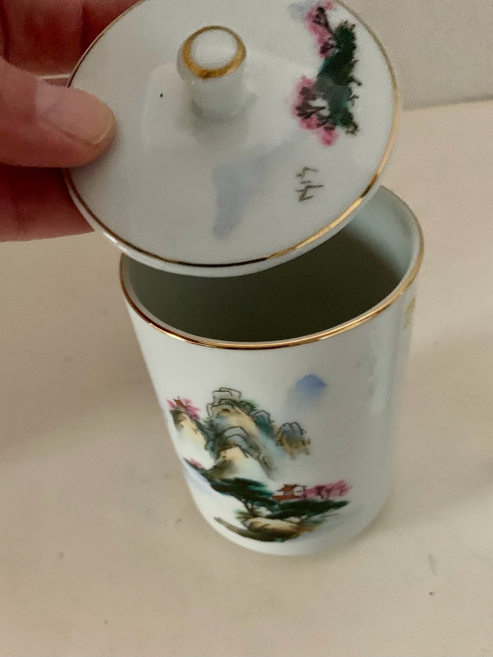 Vintage Asian Style Cathay Porcelain Gold Trim Covered Teacup with Lid